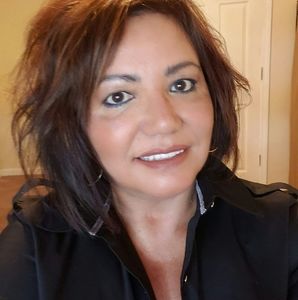 Meet your Posher, Ana